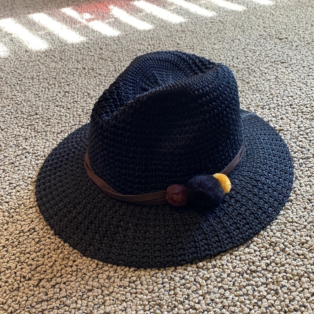 NWOT Black Embellished Fedora Hat w/ Red Heart